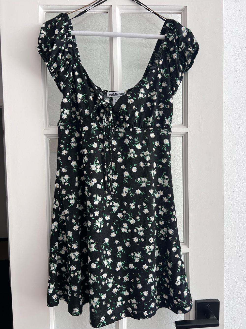 Charlotte Russe Black Daisy Print Ruffle-Sleeve Dress